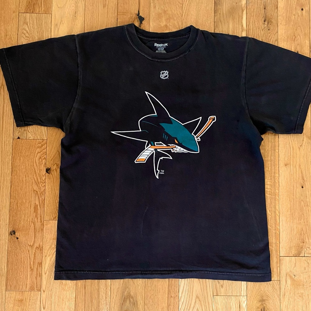 Y2K / 00’s Reebok Sharks sports TShirt